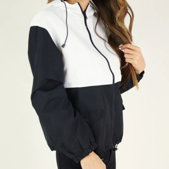 Color Block Windbreaker - Picture 2 of 3
